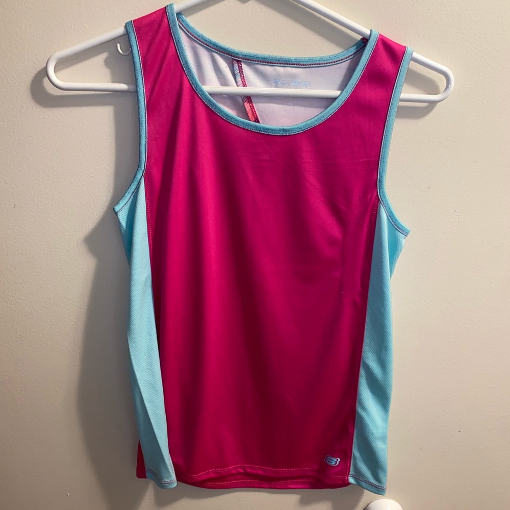 Girl’s Sketchers active tank top.